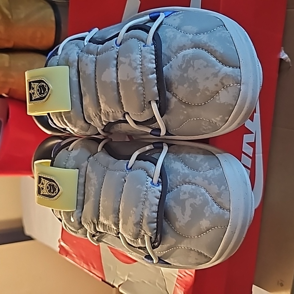 Men Nike sandals size 10.5 NWT
